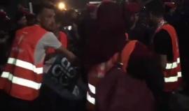 #عمّان.. مبادرة تطوعية توزع الورود على قوات الدرك والأمن العام خلال الاحتجاجات