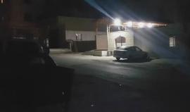 جانب من اقتحام قوات الاحتلال بلدة بيت عوا قضاء الخليل واعتقال الفتى سلطان نادر مسالمه 15 عاما