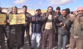 وقفة تضامنية لأهالي درعا تدعوا قادة الفصائل للتوحد وتندد بماتقوم به روسيا وإيران من مجازر بمدينة حلب