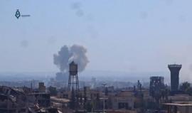 مشاهد من الغارات الحربية التي استهدفت مدينة زملكا بـ ريف دمشق