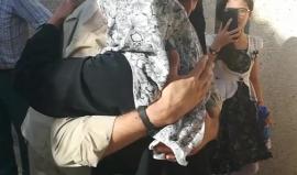 #مباشر قوات الاحتلال تفرج عن الأسير محمد القواسمي من الخليل بعد 3أعوام من الاعتقال 
وهو شقيق شهيدين واسيرين ومبعد غزة