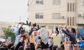 بإطلاق الرصاص في الهواء.. الشبيبة الفتحاوية تحتفل بفوزها في انتخابات جامعة بولتيكنك فلسطين بالخليل 
تصوير بلال الطويل