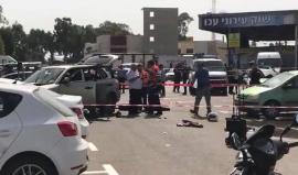 #فيديو من مكان العملية .. اصابة 3 جنود اسرائيليين في عملية دهس قرب محطة الحافلات بمدينة عكا المحتلة