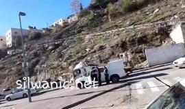بلدية الاحتلال تصادر مركبات في بلدة سلوان بالقدس