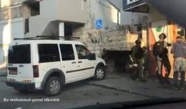 فيديو من اقتحام قوات الاحتلال قرية العيساوية شمال القدس المحتلة مساء اليوم 

تصوير: محمد قاروط ادكيدك