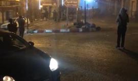 #عاجل اندلاع مواجهات مع قوات الاحتلال التي قمعت مسيرة رافضة لقرارت ترامب في الخليل