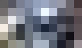 #شاهد انقاذ طفلة في الخليل باللحظات الأخيرة بعد أن علق رأسها بين زجاج وباب السيارة