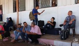 #شاهد .. معاناة المواطنين في الصالة الخارجية من المعبر بانتظار السماح لهم بالسفر في اليوم الرابع من فتح معبر رفح !!
تصوير مراسنا عبد الرحمن الكحلوت