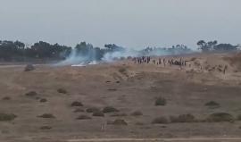 #شاهد .. إصابتان برصاص الاحتلال في مواجهات على السياج الفاصل شرق البريج وسط قطاع غزة . 

تصوير محمود النباهين