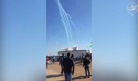 #شاهد طائرات الاحتلال وهي تهاجم المتظاهرين شرق جباليا بقنابل الغاز