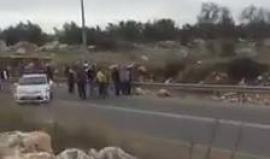 #شاهد احتراق مركبة "اسرائيلية" بعد حادث سير ذاتي قرب قرية النبي إلياس شرق مدينة قلقيلية صباح اليوم