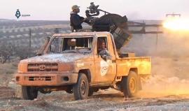 استمرار الاشتباكات بين المعارضة وقوات النظام في منطقة المعمل الازرق شمال مدينة صوران في ريف حماة .