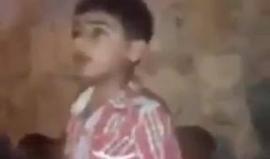 #شاهد
 طفل ينشد في منطقة باب الأسباط بالقدس المحتلة مساء اليوم.