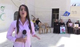 #شاهد | والدة ثلاثة أسرى مقدسيين تمالكت  نفسها  حتى سؤالنا لها " كيف حالك "

تقرير دانا أبو شمسية