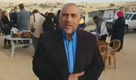 مال قال النائب العربي طلب أبو عرار عضو القائمة العربية في الكنيست الإسرائيلي صباح اليوم خلال تضامنه مع قرية أم الحيران بالنقب المحتل التي من المقرر أن تهدمها قوات الاحتلال اليوم 

متابعة: ريم عبد العال