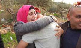 #شاهد الأسيرة أمل جمال قبها "17 عاما" واعتداء مستوطن على ذويها لحظة تحريرها. 
تقرير:مصعب دبيغ.