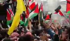 #شاهد #مباشر مظاهرة غاضبة أمام السفارة الأمريكية في بيروت رفضا لقرار ترمب إعلان القدس عاصمة للكيان الإسرائيلي. 
#القدس_عاصمة_فلسطين