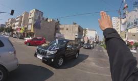 #شاهد .. 4 دقائق من يوميات شرطي مرور على مفترق السرايا في مدينة غزة .