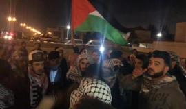 #شاهد #مباشر مظاهرات مستمرة منذ 8 ايام أمام السفارة الأمريكية في العاصمة الاردنية عمان نصرة للقدس ورفضا لقرار ترامب . 
#القدس_عاصمة_فلسطين
