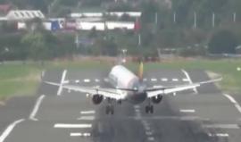 هكذا أخفقت طائرة إيرباص أثناء هبوط درامي!