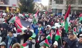 #شاهد من مظاهرات اليوم في مدينة مالمو السويدية نصرة للقدس . 
#القدس_عاصمة_فلسطين