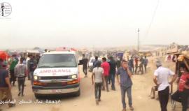 #شاهد

#فيديو إطلاق قنابل الغاز على المتظاهرين وقيام طواقم الإسعاف بإسعاف المواطنين  وسط القطاع في #جمعة_عمال_فلسطين_الصامدين

#أنا_راجع