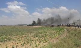 #شاهد | إشعال للإطارات ضمن مسيرة قرب السياج الفاصل في " ناحل عوز" شرق مدينة غزة رفضا للحصار وتضامنا مع الاسرى المضربين . 

تصوير طلال النبيه