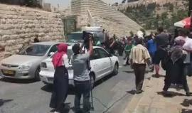 قوات الاحتلال تعتقل طفلاً من محيط منطقة باب الاسباط #بالقدس_المحتلة.