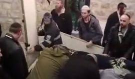 #شاهد 
اقتحام المستوطنين لمنطقة قبر يوسف في نابلس بحماية قوات الاحتلال.