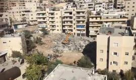 #شاهد جرافات الاحتلال تهدم منزلاً فلسطينياً في قرية العيساوية بالقدس المحتلة