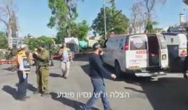 فيديو من مكان إطلاق جنود الاحتلال النار صوب شاب فلسطيني في محيط الحرم الابراهيمي في الخليل بدعوى محاولة الطعن