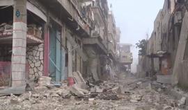 مشاهد من الدمار في منازل المدنيين في حي القابون بدمشق جراء القصف بالصواريخ .