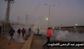 ##شاهد اطلاق #الاحتلال لقنابل الغاز السام بشكل كثيف و مباشر على المتظاهرين خلال #مواجهات حاجزبيت حانون شمال #غزة .
#تصوير عبد الرحمن الكحلوت