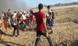 #فيديو| إصابة فتاة بطلق ناري في الظهر شرق مخيم البريج، وسط قطاع غزة.
تصوير | سامي مصران