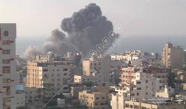 أدى إلى إصابة 18 مواطنا بجراح 
#شاهد لحظة استهداف مبنى مؤسسة سعيد المسحال غرب مدينة غزة والذي يضم مقر الجالية المصرية في قطاع غزة .