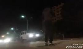 #شاهد شبان يهاجمون قوة عسكرية اسرائيلية عقب اقتحامها نابلس فجر اليوم