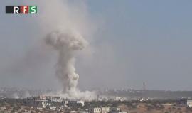 لحظة استهداف الطيران الروسي والأسدي لبلدة حاس في ريف ادلب