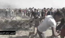 #شاهد 
لحظة سحب السلك الفاصل شرق #غزة 