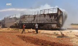 شهيد وجرحى إثر ثماني غارات استهدفت شاحنات لنقل الإغاثة في مدينة الأتارب بريف #حلب الغربي 
(مركز حلب الإعلامي)