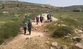 #مباشر مظاهرة على المدخل الشمالي لمدينة البيرة في ذكرى #يوم_الأسير_الفلسطيني