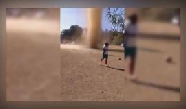 عامود من الغبار يُقاطع مبارة كرة قدم في غواتيمالا