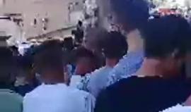 وسط إطلاق نار كثيف.. الجماهير الفلسطينية في مخيم بلاطة تُشيع جثمان أحمد أبو حمادة (الزعبور) القيادي في كتائب شهداء الأقصى والذي قضى في سجون السلطة .