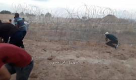 #فيديو| متظاهرون يتمكنون من اقتحام الحدود الزائلة  شرق مخيم البريج، وسط قطاع غزة وسط إطلاق نار كثيف من دبابة الميركافا.
تصوير | سامي مصران