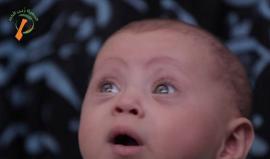 شاهد | معاناة عائلة فقيرة من قطاع #غزة تعيش ظروف مأساوية يعيلها شاب معاق لم توقفه اعاقته عن محاولة تلبية احتياجات أطفال الأربعة .. يناشد أهل الخير لتغير حالته..
للمساهمة في التخفيف عن العائلة ومساعدتها التواصل على الأرقام التالية :
أبو عبيدة : 00970595573