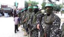 #شاهد تعامل جنود القسام مع أطفال قدموا للمشاركة في التعزية بالشهيد المهندس محمد الزواري في غزة يوم أمس.
تصوير عبد الرحمن الكحلوت