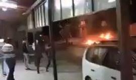 #شاهد .. شبان يستهدفون قوات الاحتلال بالزجاجات الحارقة خلال مواجهات بلدة عزون شرق قلقيلية، قبل قليل.