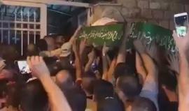 الهلال الاحمر : ٣٠ اصابة خلال مواجهات اندلعت بين قوات الأحتلال و شبان مقدسيين خلال تشيع جثمان الشاب علي ابو غربية في محيط باب الاسباط بالقدس المحتلة
احد الاصابات خطيرة جدا رصاصه مطاطية بالعين ونزيف داخلي بالراس و٩ اصابات نقلت للمستشفى، الاصابات تنوعت ما ب