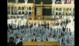 #شاهد الكعبة المشرفة ترتدي كسوتها الجديدة، بينما يستعد الحجاج لأداء ركن الحج الأعظم