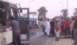 #شاهد | الحافلة التي تعرضت لهجوم مسلحين في المنيا بصعيد مصر أسفرت عن وفاة 26 شخصا وإصابة آخرين بينهم أطفال