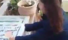 #شاهد 
 طفلة الشهيد أحمد العيش تزور قبر والدها الشهيد لتخبره بتفوقها "طلعت الأولى على صفي"
يذكر أن أبو العيش ارتقى شهيدا بعد اقتحام قوات الاحتلال لمخيم قلنديا شمال القدس المحتلة.